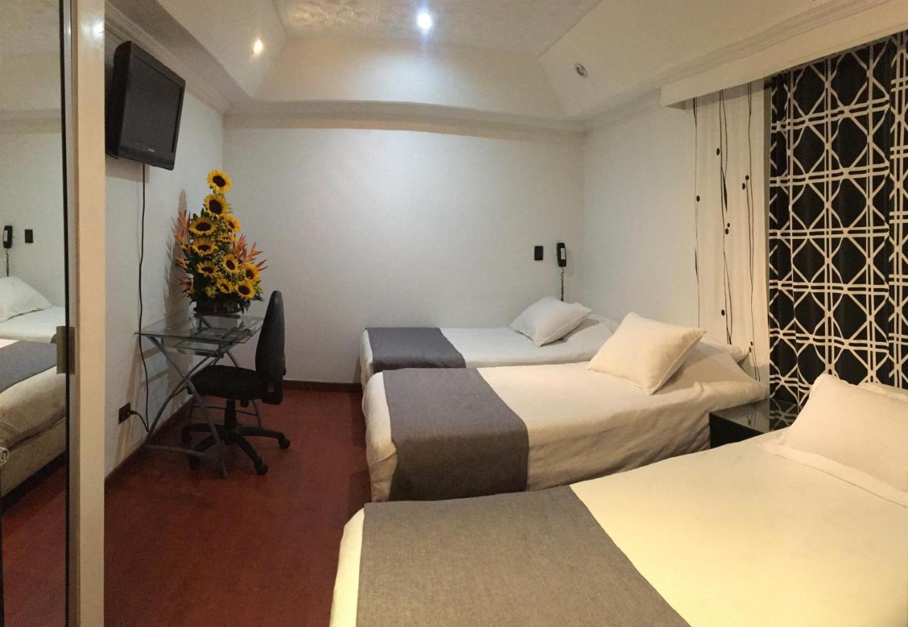 בוגוטה Hotel Ejecutivo Embajada מראה חיצוני תמונה